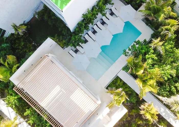 Casa Blanca By The Caribbean Sea *