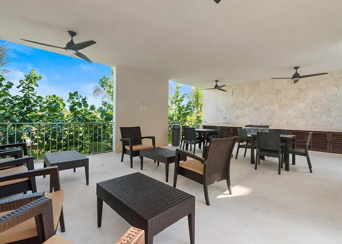 Casa Blanca By The Caribbean Sea